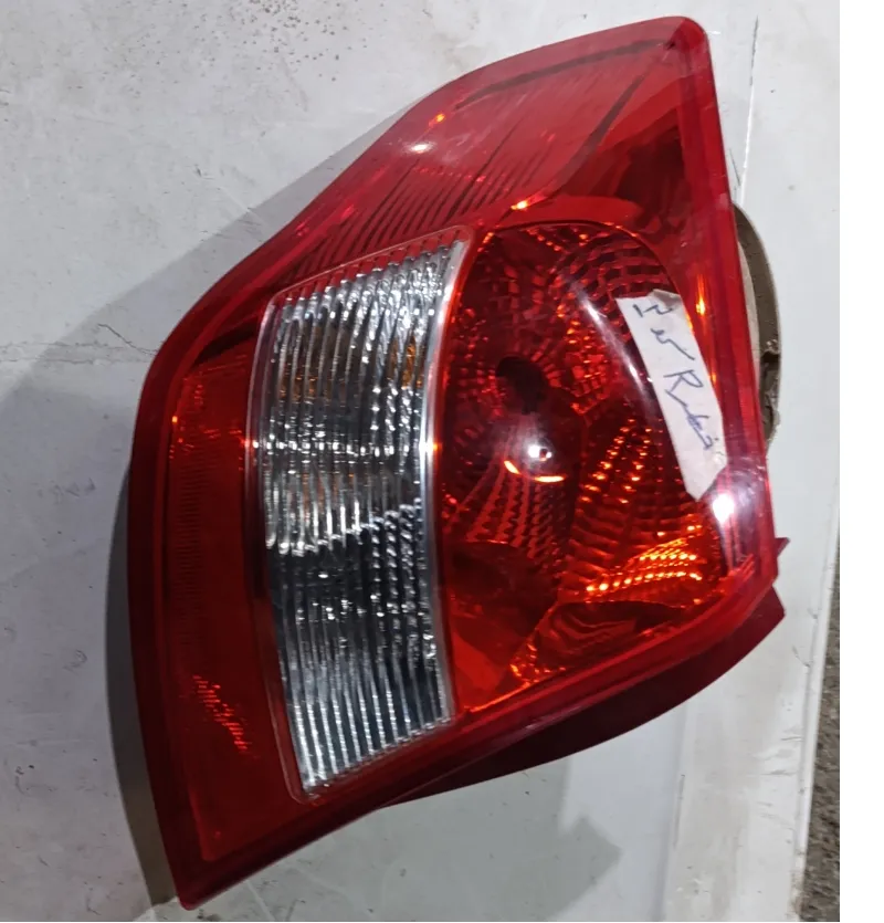 چراغ خطر عقب راست ام وی ام 550 استوک