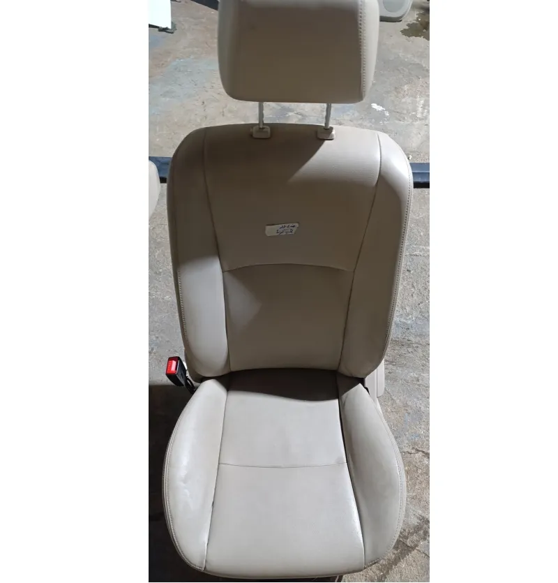 صندلی جلو چپ ام وی ام 550 استوک